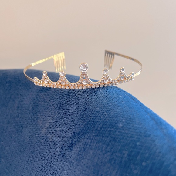 Gold Princess Tiara - Picture 1 of 3